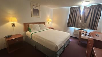 Iron/ironing board, free WiFi, bed sheets