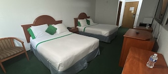 Tacoma Port Inn Fife I-5