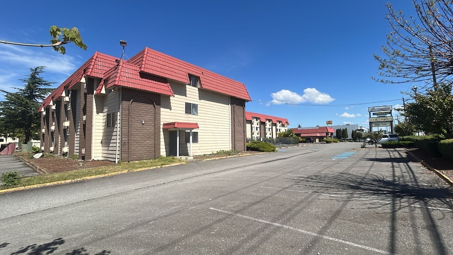 Tacoma Port Inn Fife I-5