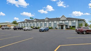 Front of property - Saint Joseph Inn & Suites Benton Harbor Near I-94 (Benton Harbor)
