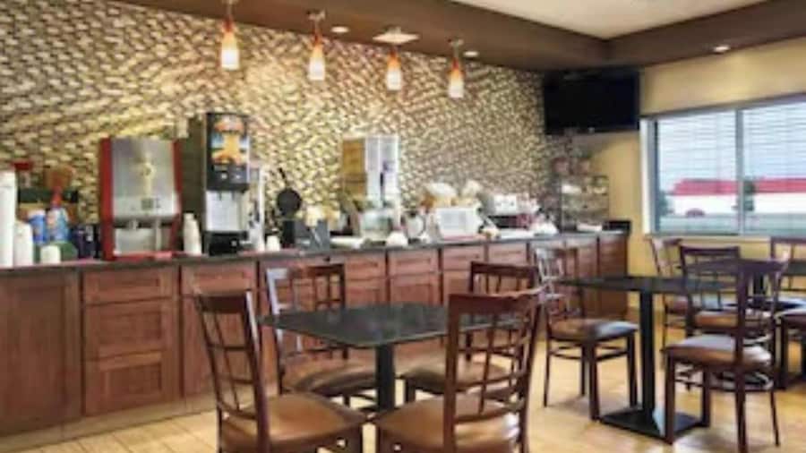 Saint Joseph Inn & Suites Benton Harbor Near I-94