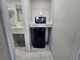 Habitación, 1 cama de matrimonio grande | Baño | Toallas