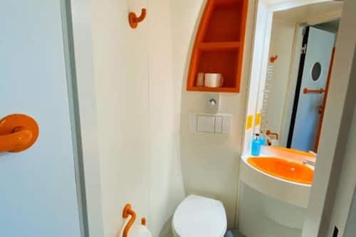 Shower, towels, toilet paper