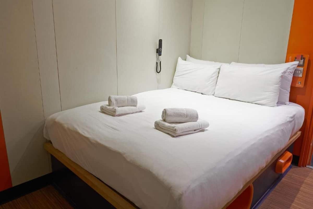 Soundproofing, iron/ironing board, free WiFi, bed sheets