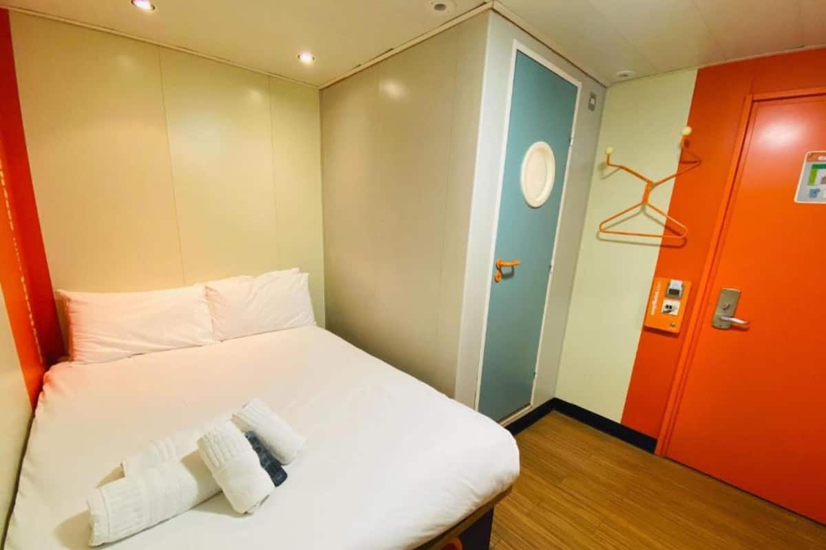 Soundproofing, iron/ironing board, free WiFi, bed sheets