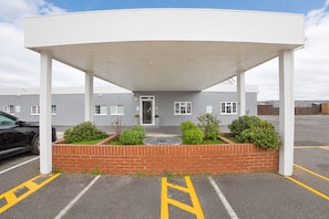 Front of property - Citi Hotel London Heathrow (Hayes)