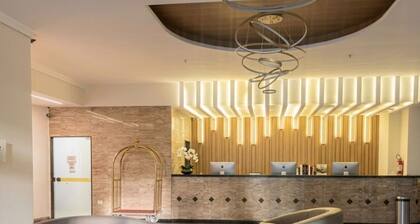 Premium Flat in Boa Viagem, 24-hour check-in, 5-minute airport + beach access.