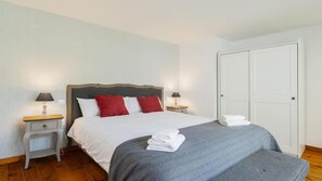 2 chambres, fer et planche à repasser, Wi-Fi, literie fournie
