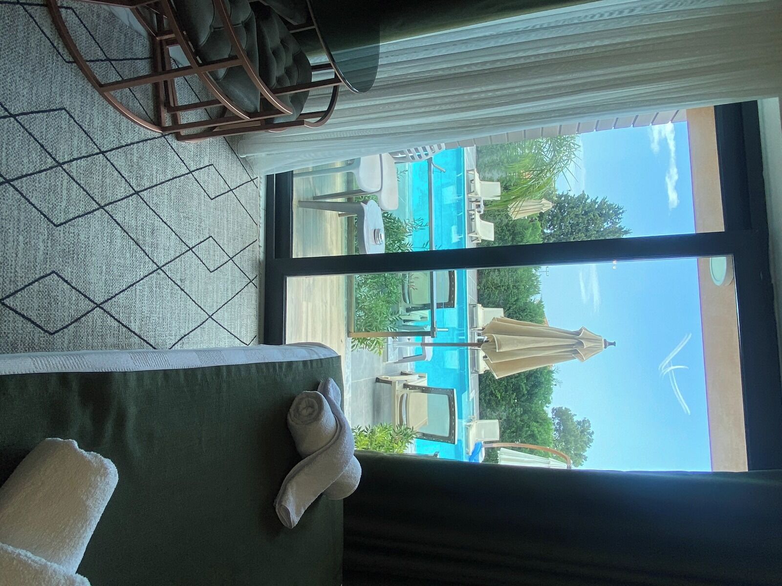 Deluxe Studio, Balcony, Pool View | Bahagian dalam