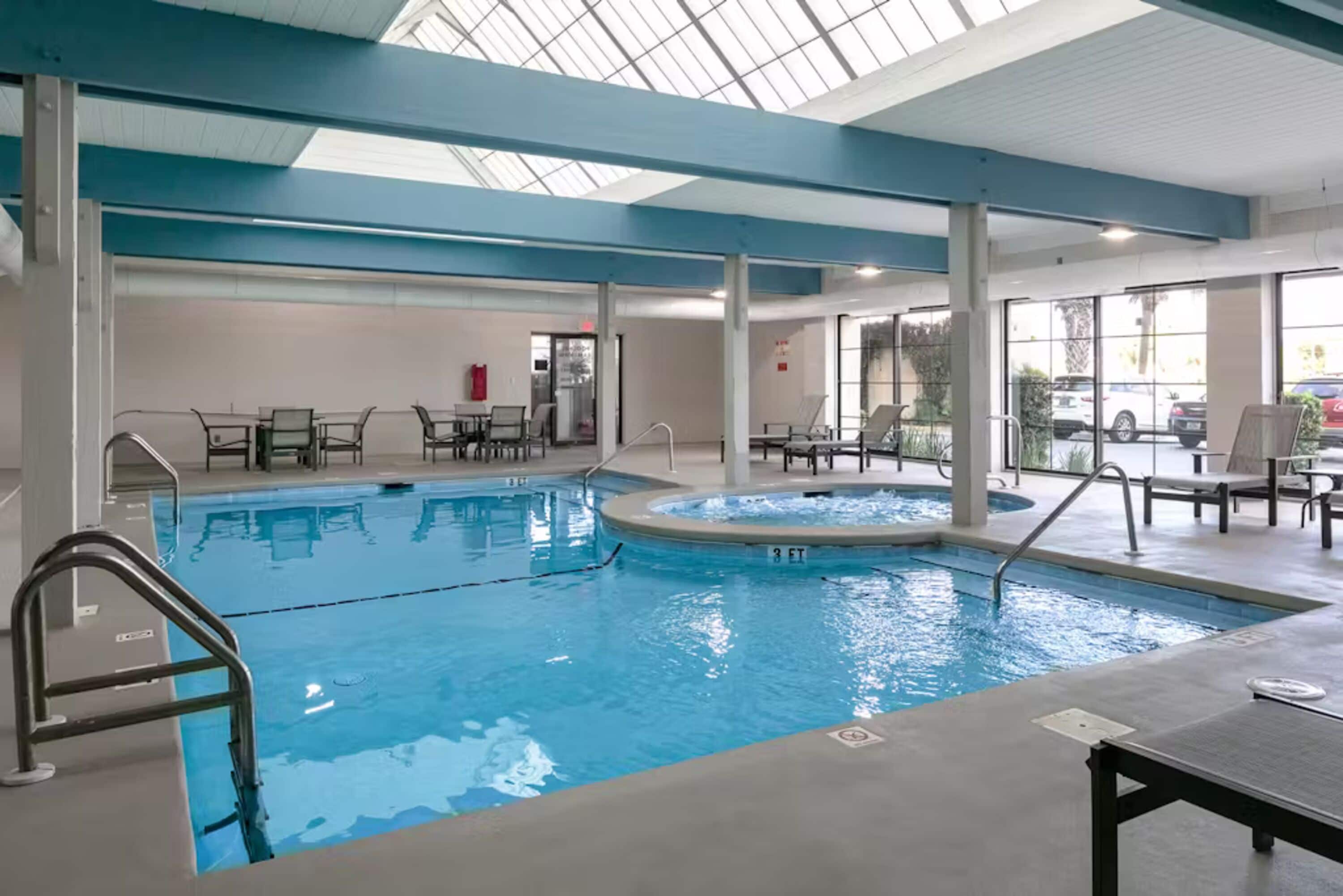 Piscine couverte, piscine extérieure