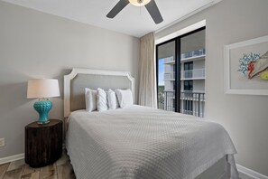 Condo com design assinado, 3 quartos, sacada, vista para a praia | Individualmente decorados, individualmente mobiliados