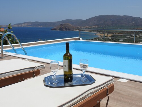 Villa Aeolos – Private Swim Spa, Sea View, Wi-Fi, Air Conditioning