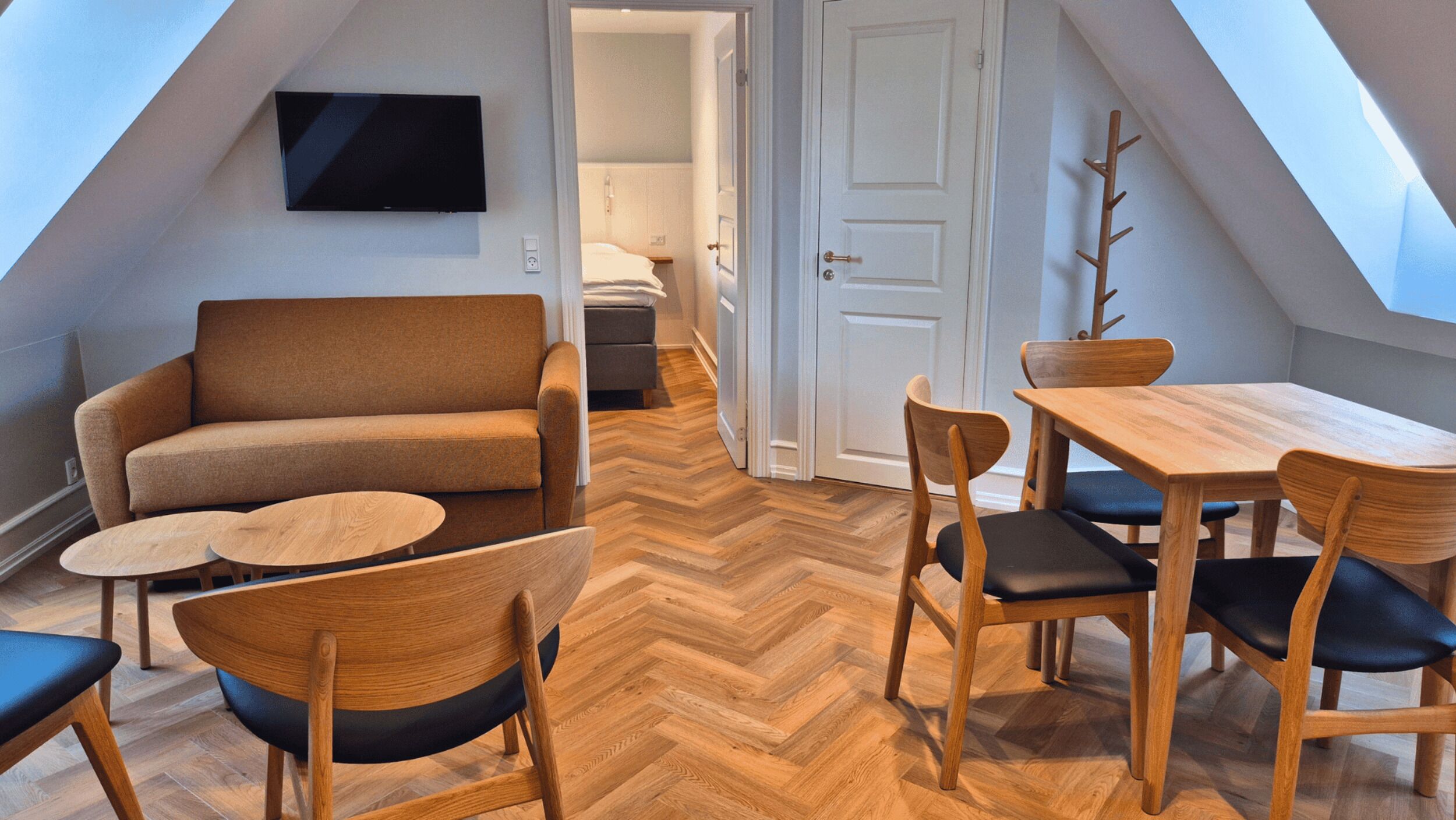 Premium Apartment | Desk, free WiFi, bed sheets