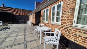 Outdoor dining - Jacobs Hotel (Ringkøbing)