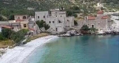 Seafront Stone Studio Escape in Luxury Near the Sea