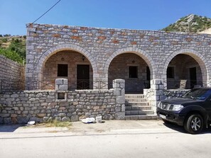 House - Beachfront Mani Luxury Stone Nest Steps From Sea (East Mani)