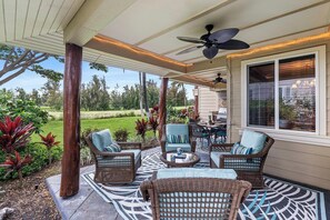 Outdoor dining - Waikoloa Beach Villas#O1: Resort Living: Walk to Beach, shops & Dining (Waikoloa)