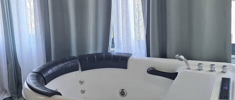 Luxury Apartment | Free WiFi