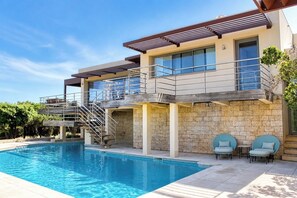 Pool - Magnificent sea-view villa with private beach access, 20 min from Porto-Vecchio (Pianottoli-caldarello)