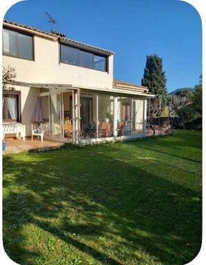 Exterior - Vrbo Property (Saint-Cyr-sur-Mer)