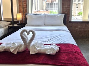 Bügeleisen/Bügelbrett, Reisekinderbett, kostenloses WLAN, Bettwäsche