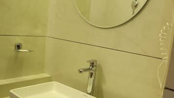 Deluxe Double Room | Bathroom
