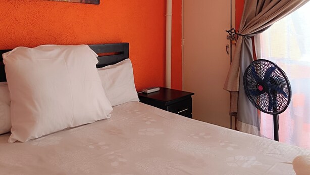 1 bilik tidur, seterika/papan seterika, Wi-fi percuma, cadar katil 