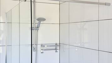 Shower, bidet, towels