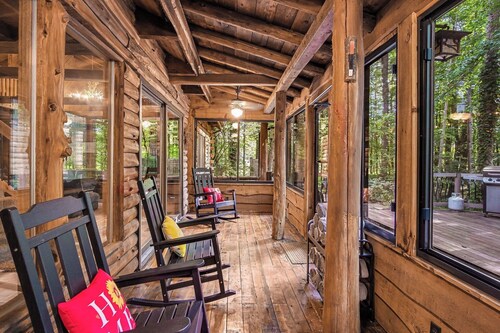 Log Lodge with Hot Tub, Arcade & Movie Theater