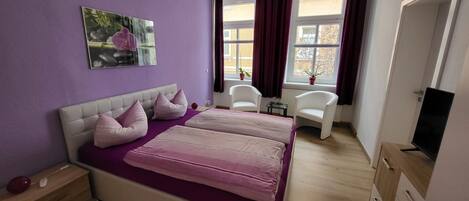 2 habitaciones, wifi gratis y ropa de cama