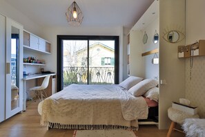 Room - Vrbo Property (Bandol)