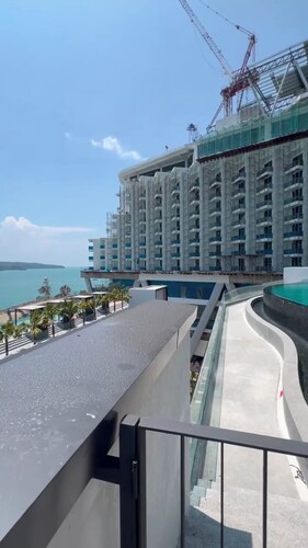 Cozy 1-bedroom studio in peaceful Langkawi with AC and gym access, kitchen
