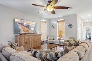 Smart TV - Flamingo Cove |New Listing|Private Beach Access | 4BR Luxury Home (Miramar Beach)