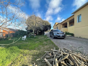 Property grounds - Comfortable apartment in cottage (Ottava)