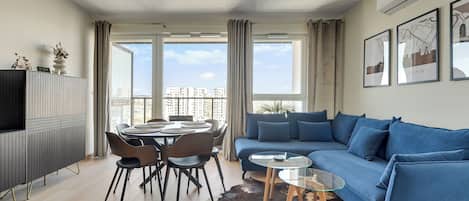 Apartment, Balcony | Living room | Smart TV