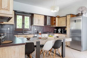 Villa, Pool View | Private kitchen