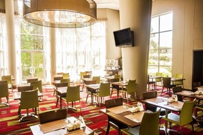 Dining - StayEasy Eastgate (Johannesburg)