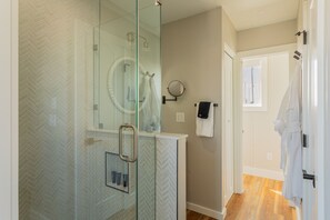 Bathroom - FLOHOM 16 Luxe Houseboat with Manhattan Skyline VIews (Jersey City)