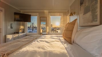 Escritorio, wifi y ropa de cama