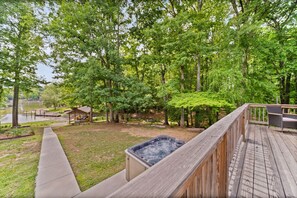 Terrace/patio - 4-BR Lake Wylie Ollie—Private Cove—Hot Tub—Fire Pit! (Charlotte)