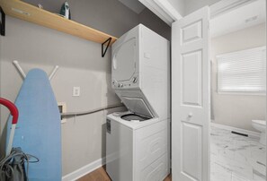 Interior - 4-BR Lake Wylie Ollie—Private Cove—Hot Tub—Fire Pit! (Charlotte)