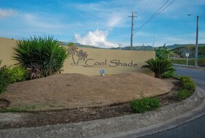 Property grounds - 3-bedroom house in Ocho Rios, Richmond Estate with private pool (Plantation Village)