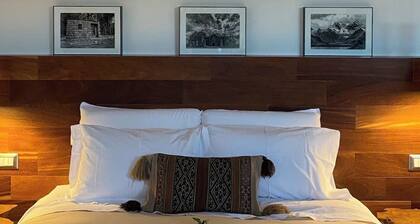Designer Cabin · Skylight Bath, Garden & Andean Views
