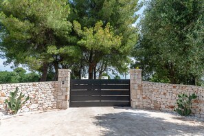 Property grounds - Villa Euphorbia by Rentbeat (Ostuni)
