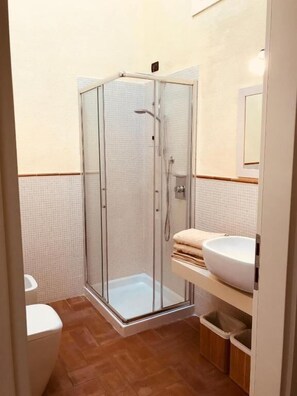 Suite Familiale, vue jardin | Salle de bain