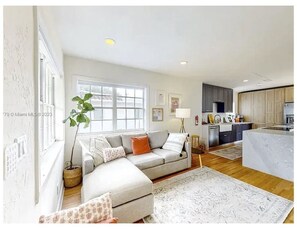 Living area - Coral Gables Charmer Your World Cup Home Base  3BR  Sleeps 6  Private Parking (West Miami)