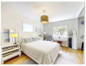 Iron/ironing board, Internet, bed sheets - Coral Gables Charmer Your World Cup Home Base  3BR  Sleeps 6  Private Parking (West Miami)