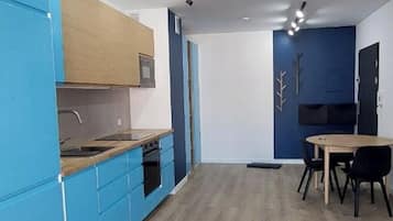 Comfort Apartment, Balcony, Courtyard View | Interior