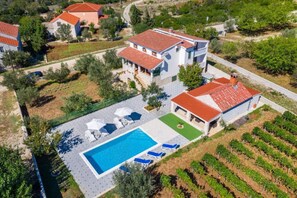 Exterior - Holiday Home Tonka with pool (Donje Raštane)