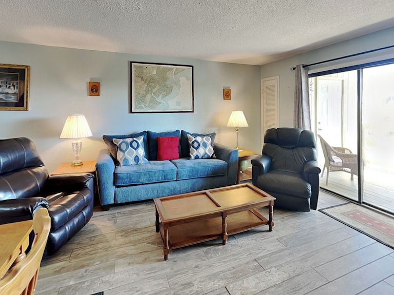 Lighthouse Point 3b | Great View, Pool Access - Tybee Island, GA